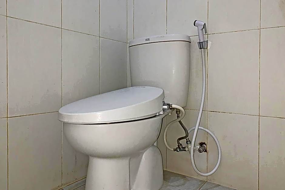 RedDoorz Syariah near Jam Gadang Bukittinggi 2