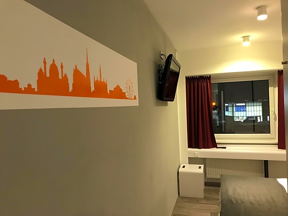HB1 Budget Hotel - contactless check in