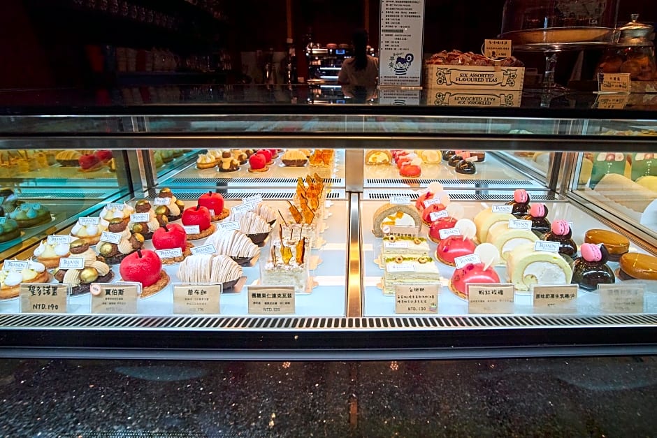 Trianon Country Hotel