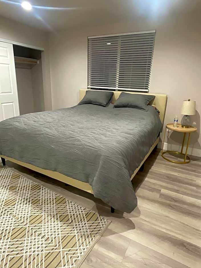 PRIVATE ROOM IN NEW APPARTMENT WITH FULL BATH