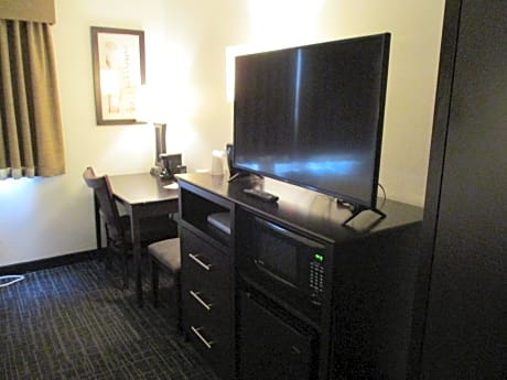 Queen Room - Mobility Access/Non-Smoking