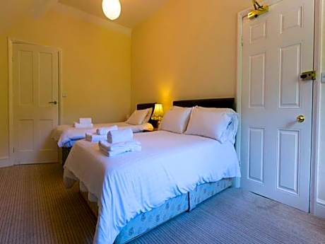 Hunter s Inn