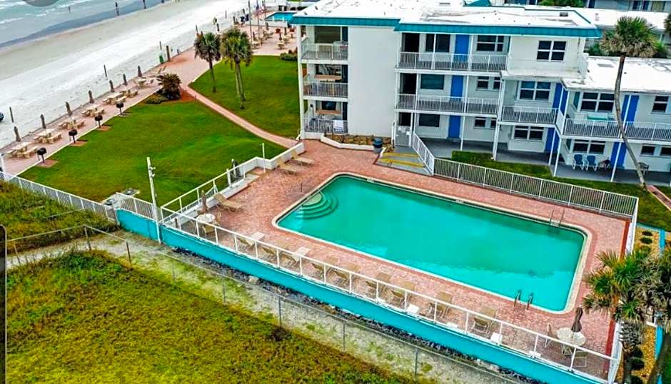Oceanfront Escape With Balcony and heated salt water pool Sleeps 4