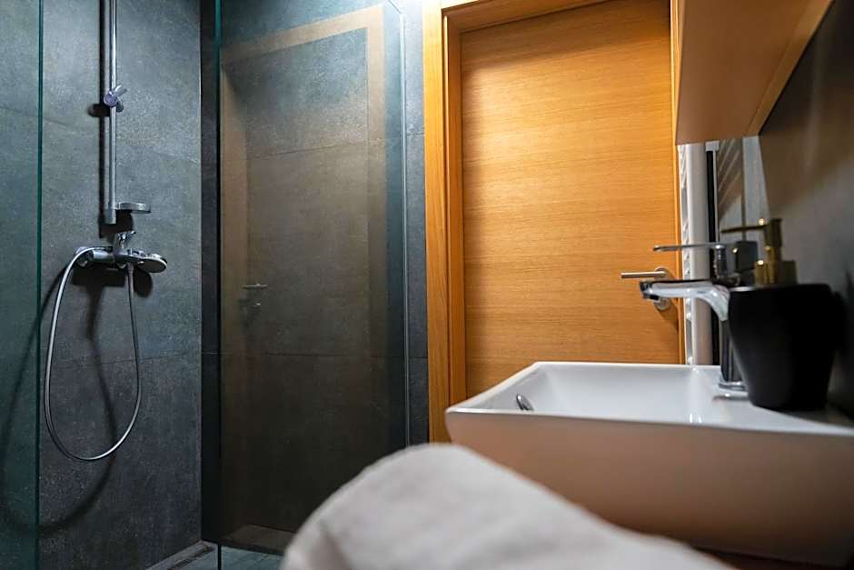 PJ Apartments & Wellness - Hot Tub & Sauna - Free Parking