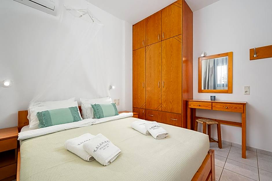 Finikas Studios & Apartments - Kalamaki Holidays