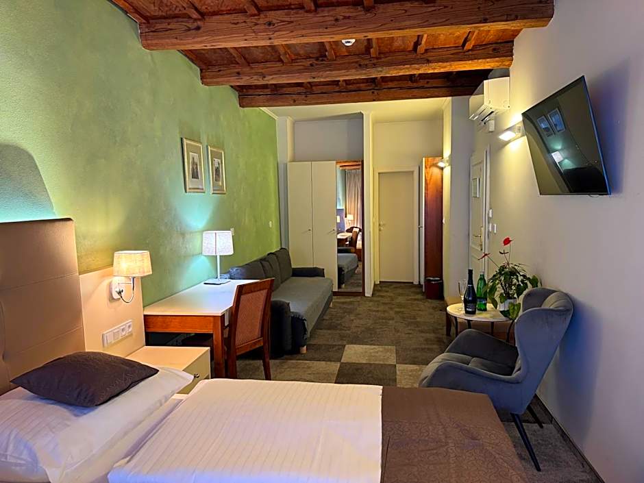 The Golden Wheel Boutique Hotel