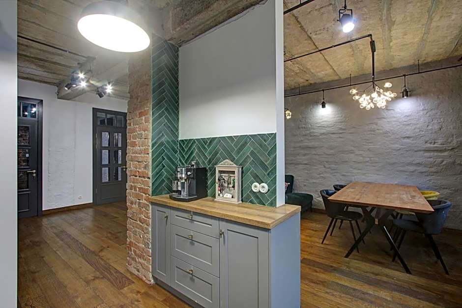 Mitten Village Family Residence