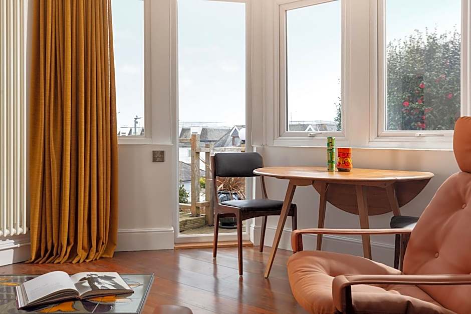 Chelsea House Holiday Apartments