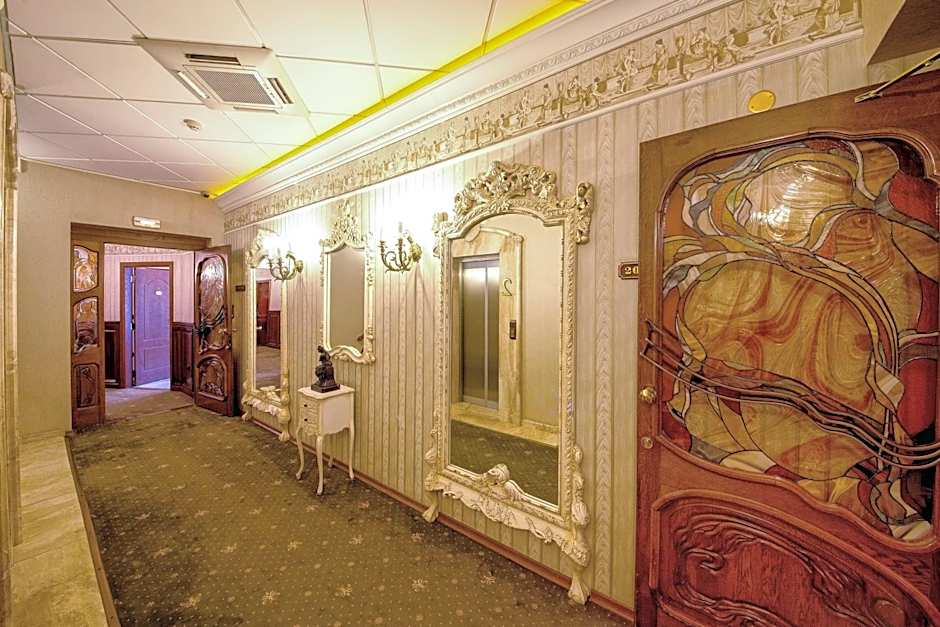 Grand Hotel London