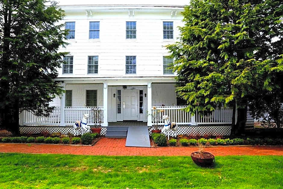 Harpoon House