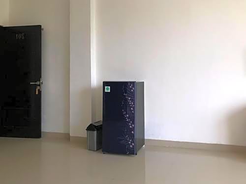 RedDoorz Plus near Dreamland Beach