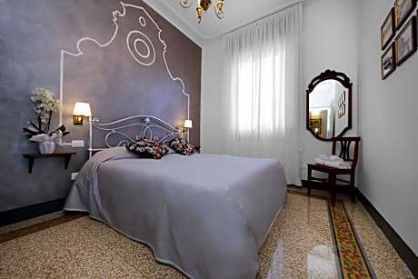 Standard Double Room with Shared Bathroom