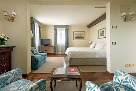 Junior Suite with Garden View