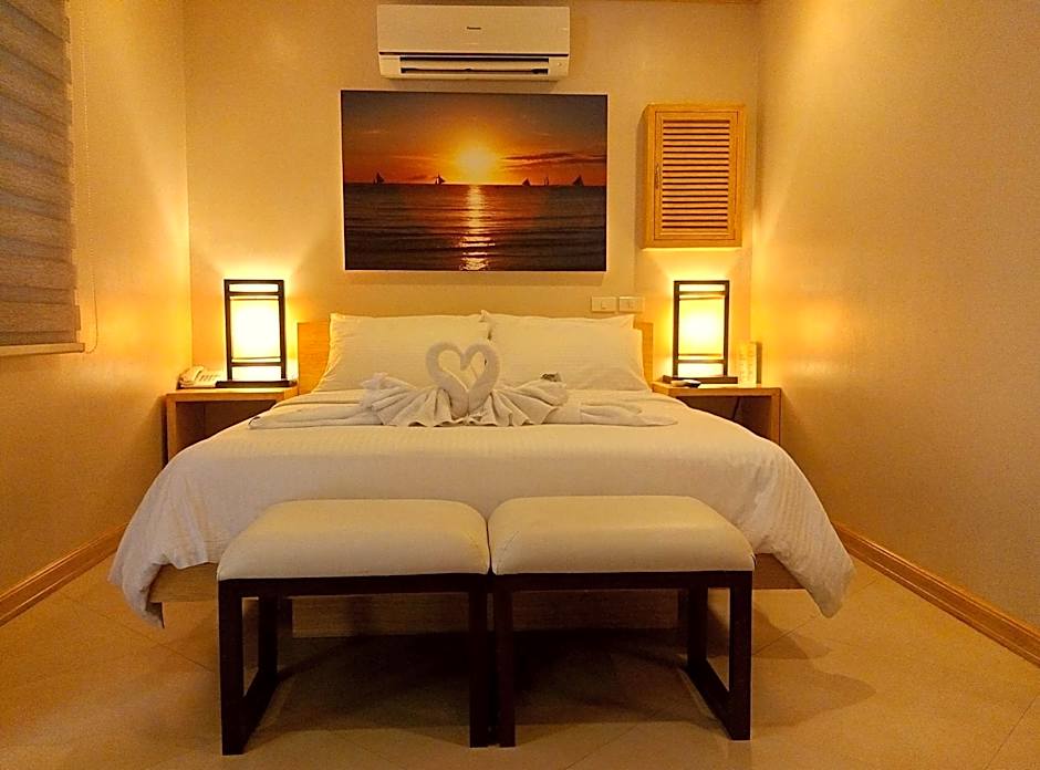 Photo 1 of 7 of Deluxe Room