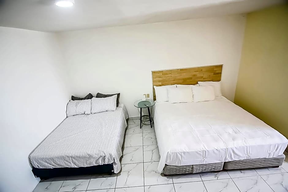 OYO Hotel Plaza Las Torres, Cabo San Lucas