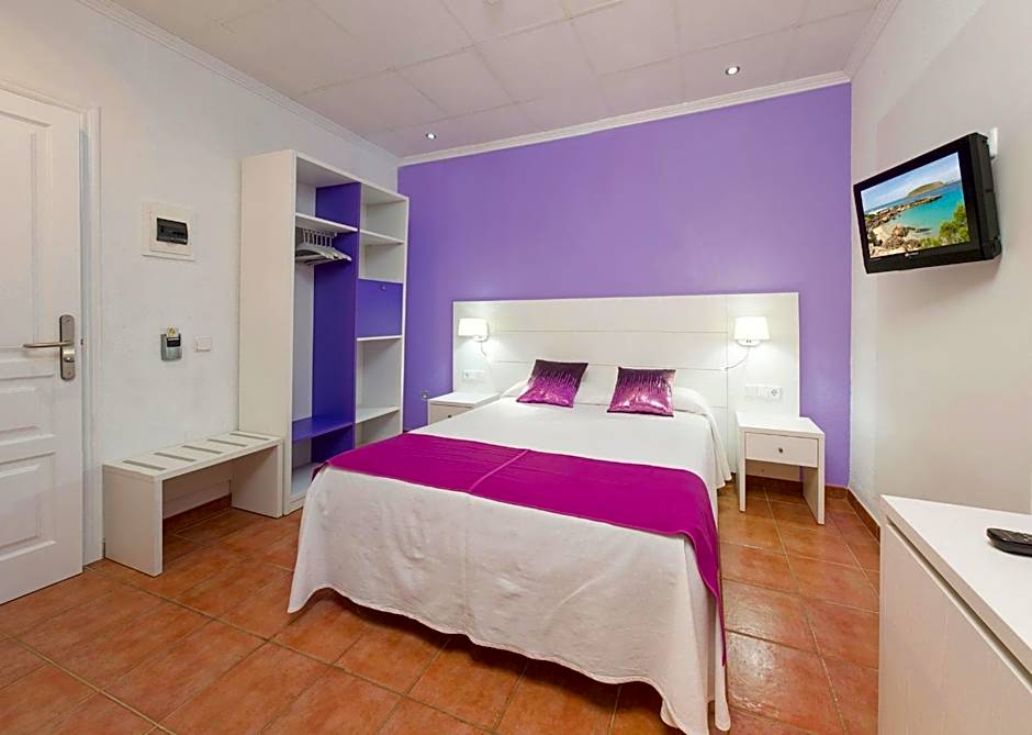 Hostal Adelino