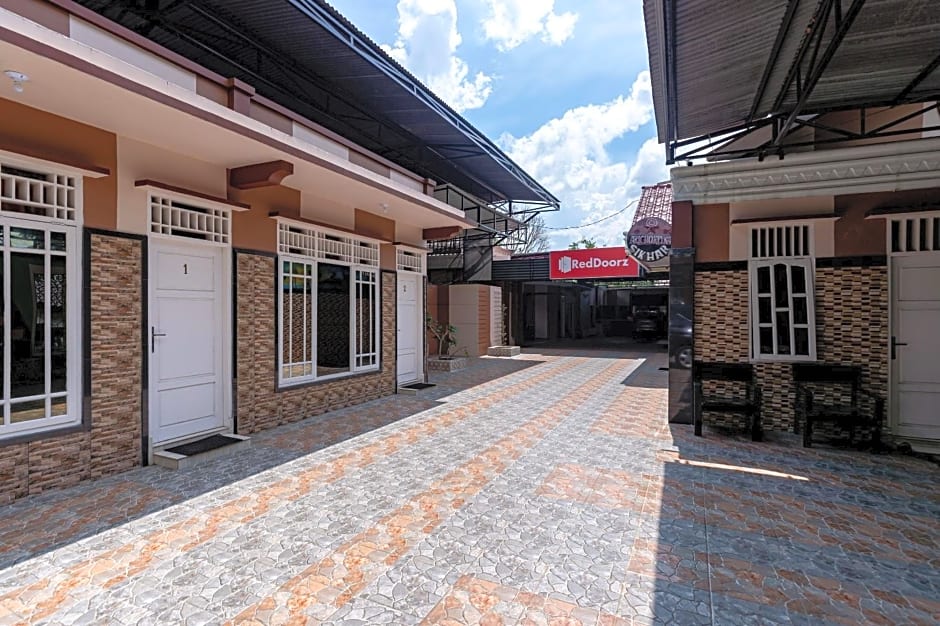 RedDoorz near Universitas Simalungun Pematangsiantar