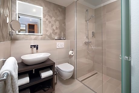 SINGLE STANDARD ROOM