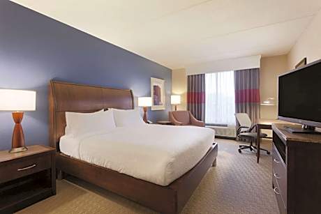 King Room with Roll-In Shower - Mobility/Hearing Accessible