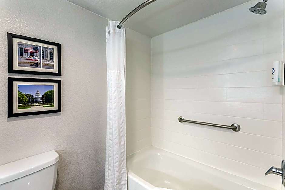Comfort Suites Downtown Sacramento