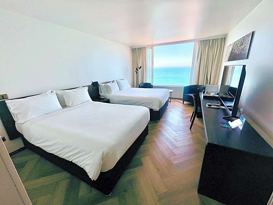 Radisson Blu Acqua Hotel & Spa Concon