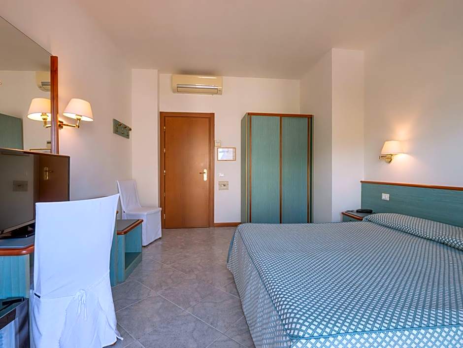 Photo 1 of 2 of Standard Double Room