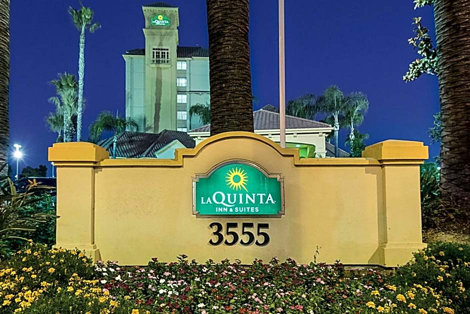 La Quinta Inn & Suites by Wyndham Ontario Airport