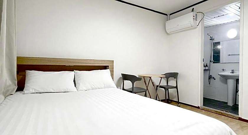 The Oakra Hotel