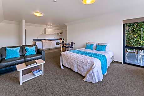 One Bedroom Apartment Twin