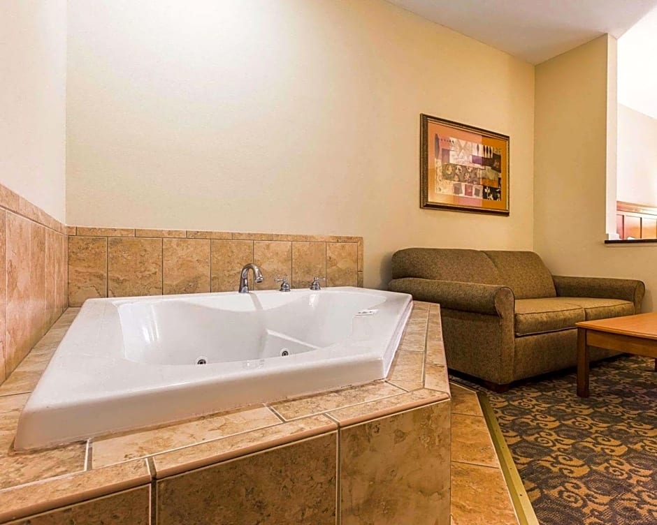 Comfort Suites