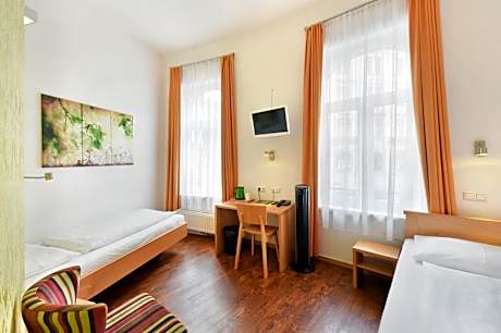 Classic Twin Room