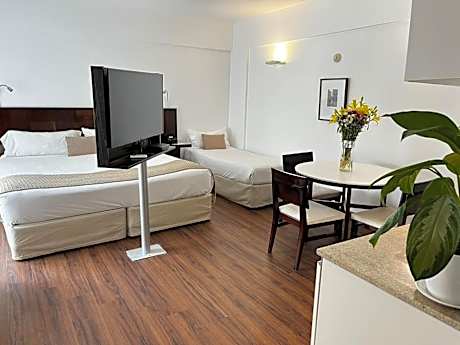 Deluxe Family Room