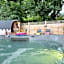 Paddock Pod - Sleeps 4 & Roofed Over Private Hot Tub & NEW SAUNA