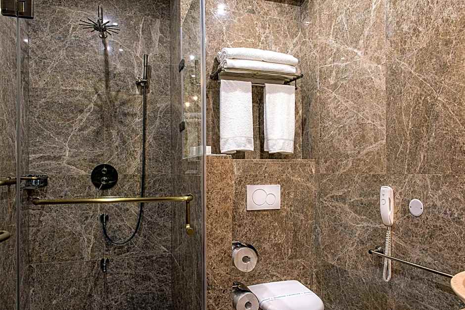 Villa Plaza Boutique Hotel & Spa