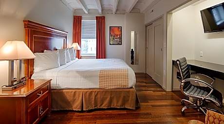 Classic Studio with King Bed and Jetted Tub