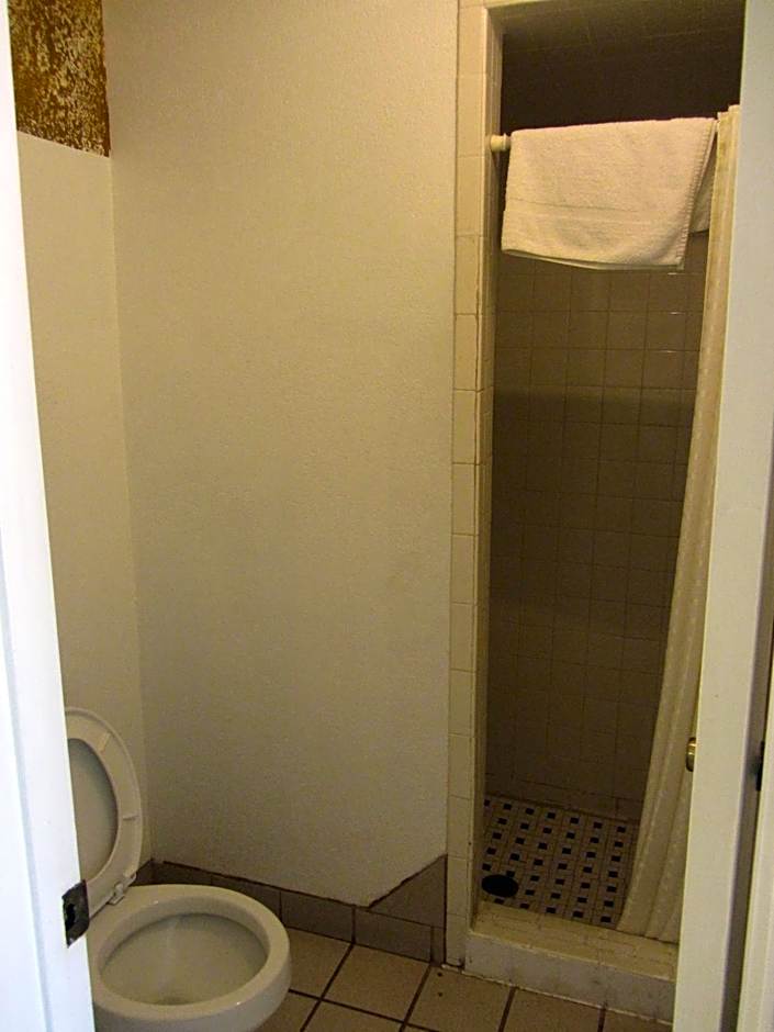 Hebbronville Executive Inn