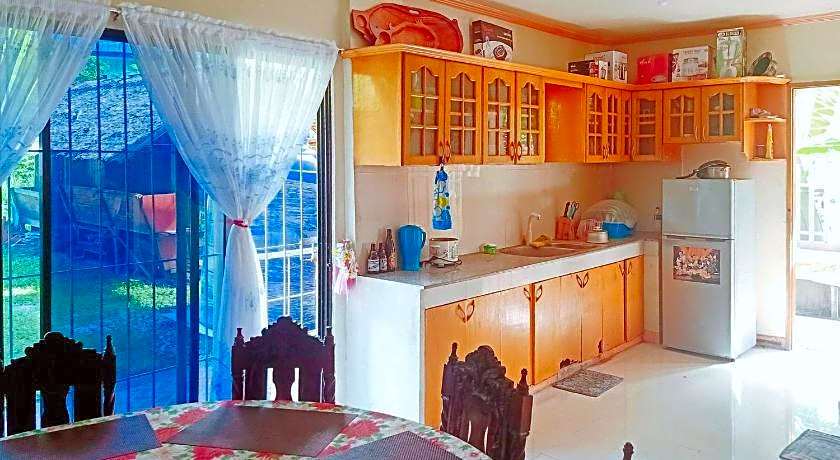 RedDoorz @ Garcia Hernandez Bohol