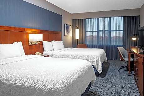 Room, 2 Queen Beds (Mobility/Hearing Access, Roll-in Shwr) (2 Queen Beds)