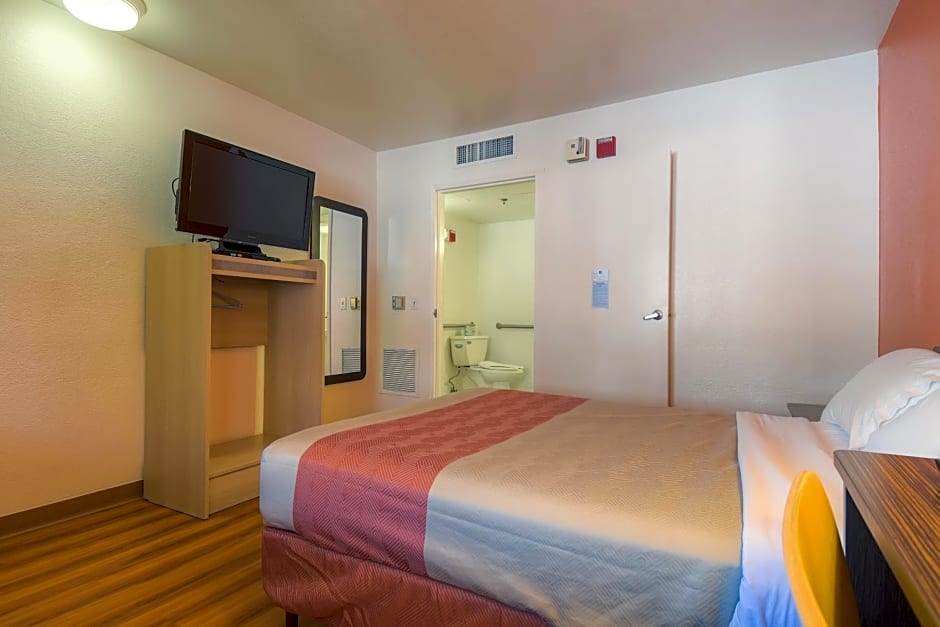 Motel 6-Palm Springs, CA - Downtown