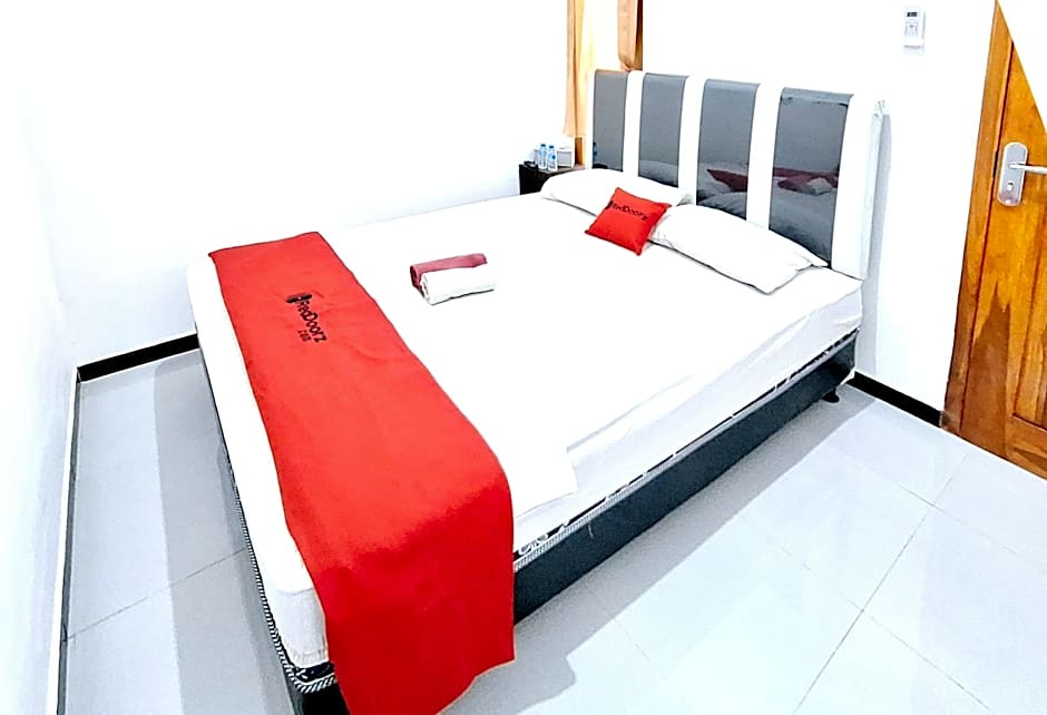 RedDoorz at Queen Asri Premium