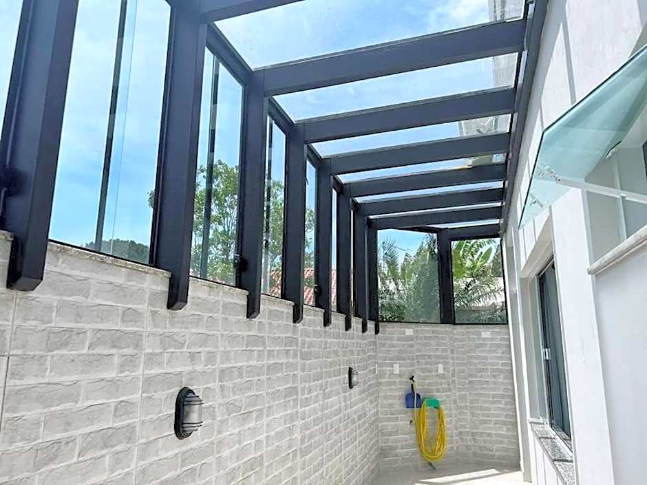 Aconchegante! Apto à 250 metros do mar! ZU01H