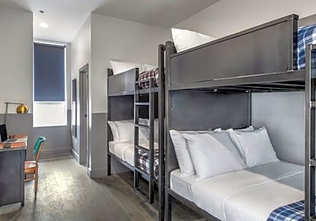 Signature Quadruple Room - Non-Smoking