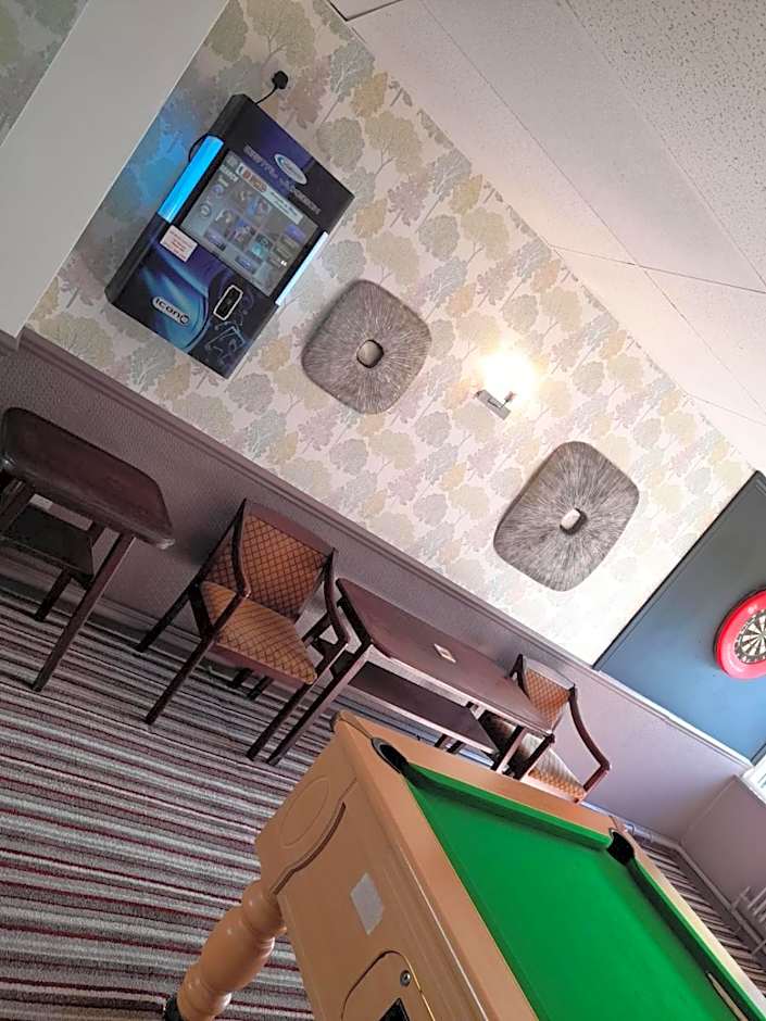 The Avenue Club and Lodge