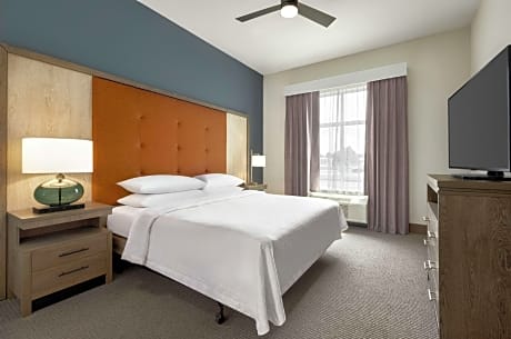 1King Mobilty/Hearing Access Tub Studio Nosmk