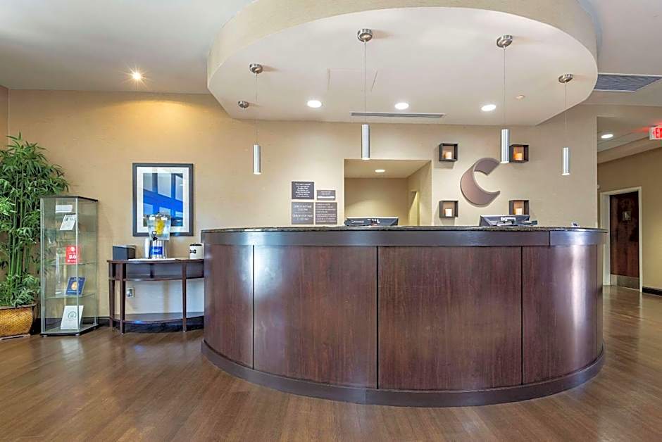 Comfort Suites Huntersville near Lake Norman