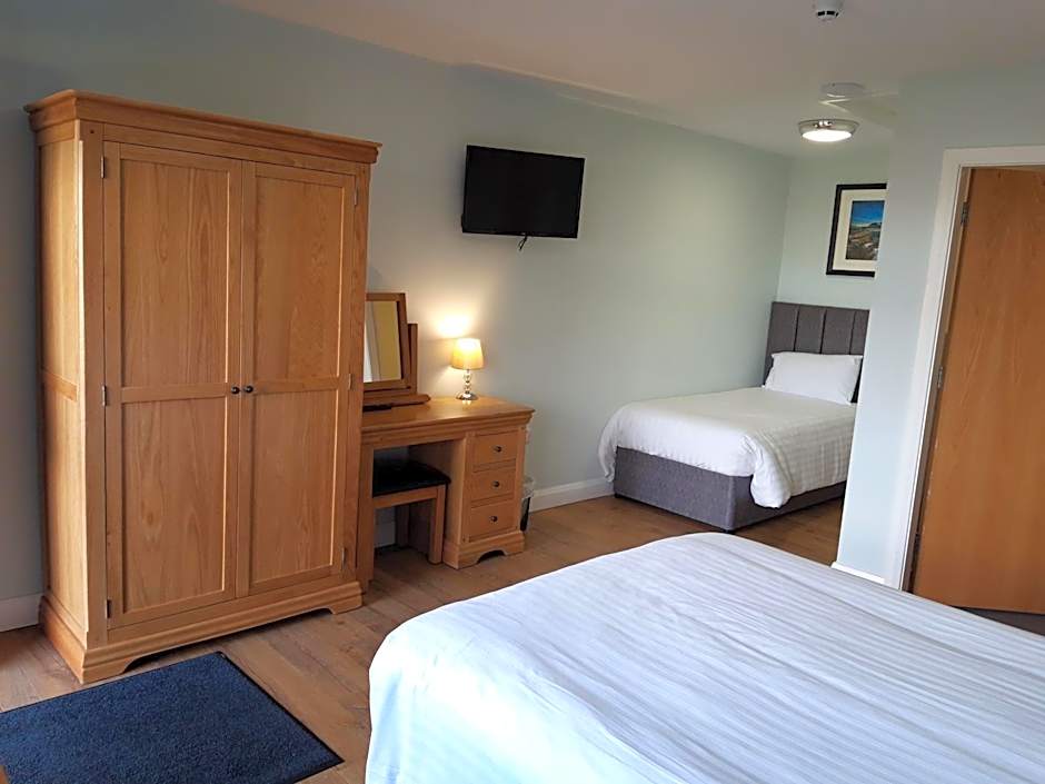 Photo 1 of 4 of Standard Triple Room