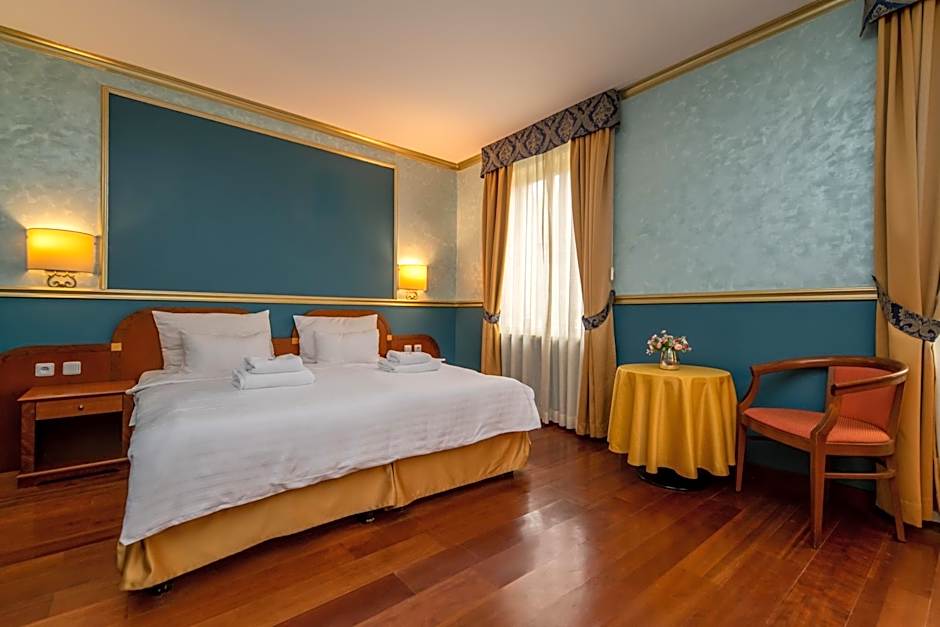 Hotel Kinsky Fountain