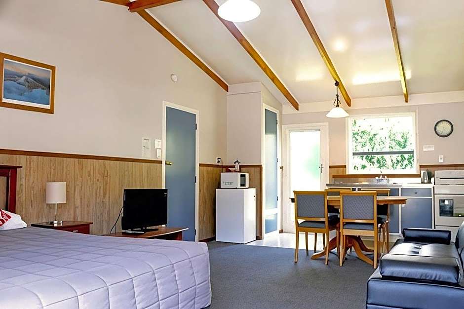 Fairy Springs Motel