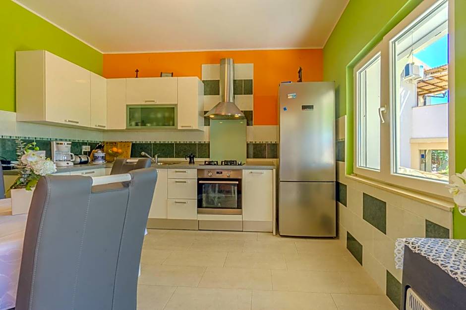 House Violet with seaview