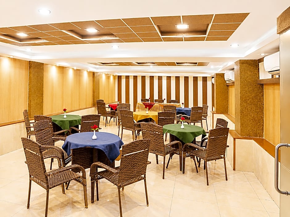 Royal Palm - Hotel Near Udaipur Railway Station